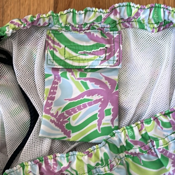 Vineyard Vines 7” Bathing Suite - Picture 4 of 5